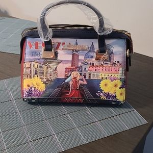 Venezia By Nicole Lee